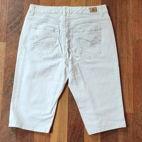 Bandolino White Jean Shorts Size 8 - Picture 9 of 13